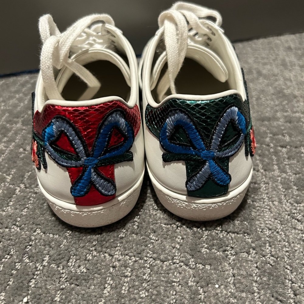 Gucci Embroidered Floral Sneakers - Picture 3 of 5